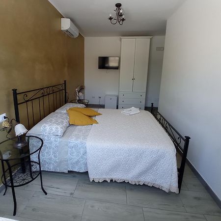 Bed&Breakfast Villa Nora Quartu SantʼElena Exterior foto